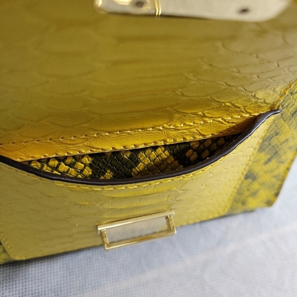 MICHAEL MICHAEL KORS EMBOSSED LEATHER BRIDGETTE NORTH SOUTHMESSENGER BAG - Picture 9 of 11